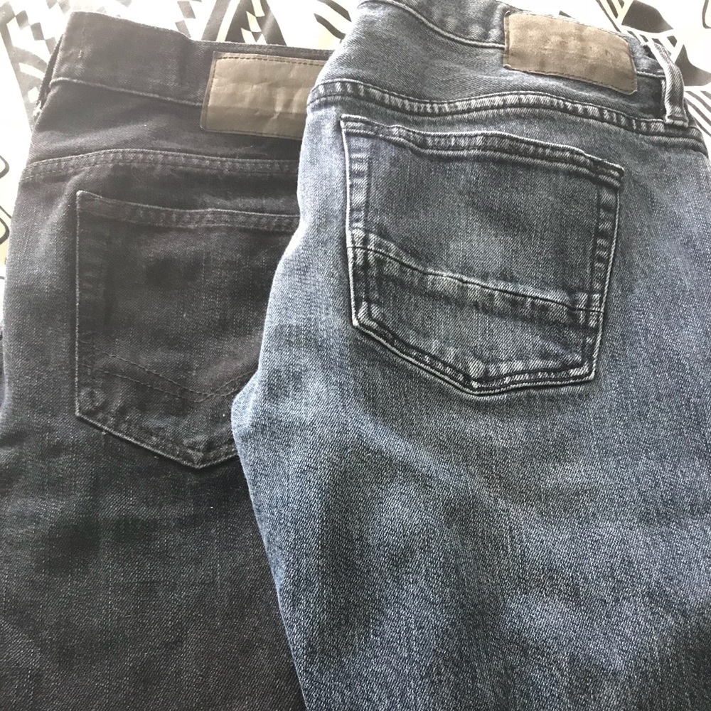 2 pair of men’s jeans. Smoke free home.